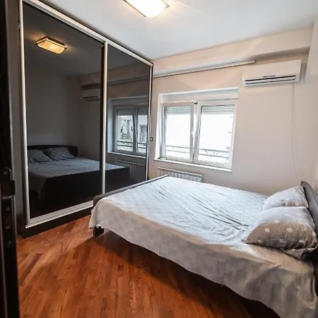 Vracar Historical Suites Apartment Belgrade