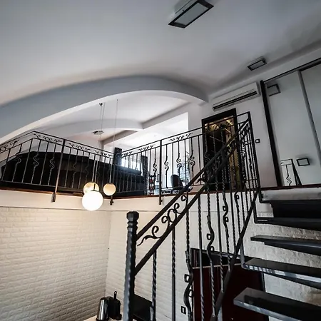 Vracar Historical Suites Apartment