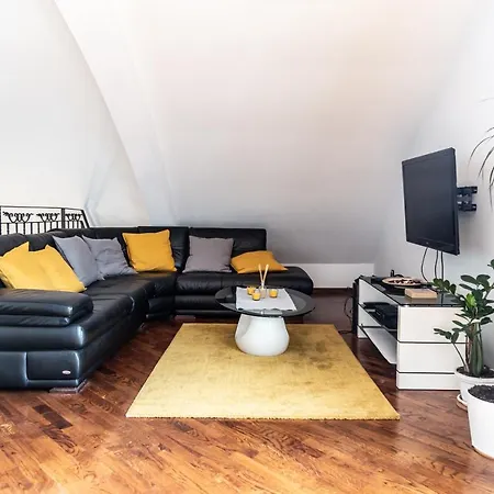 Vracar Historical Suites Apartment